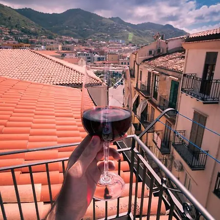 Sole 3* تْشيفالو