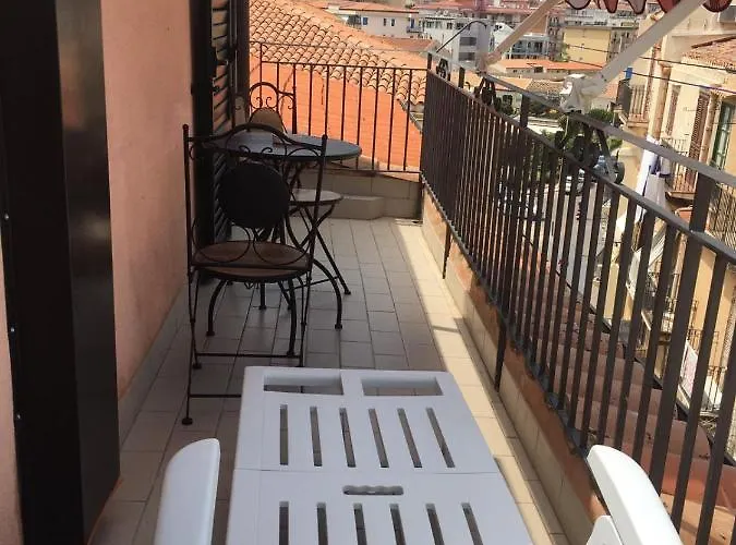 Sole Πανσιόν Cefalù